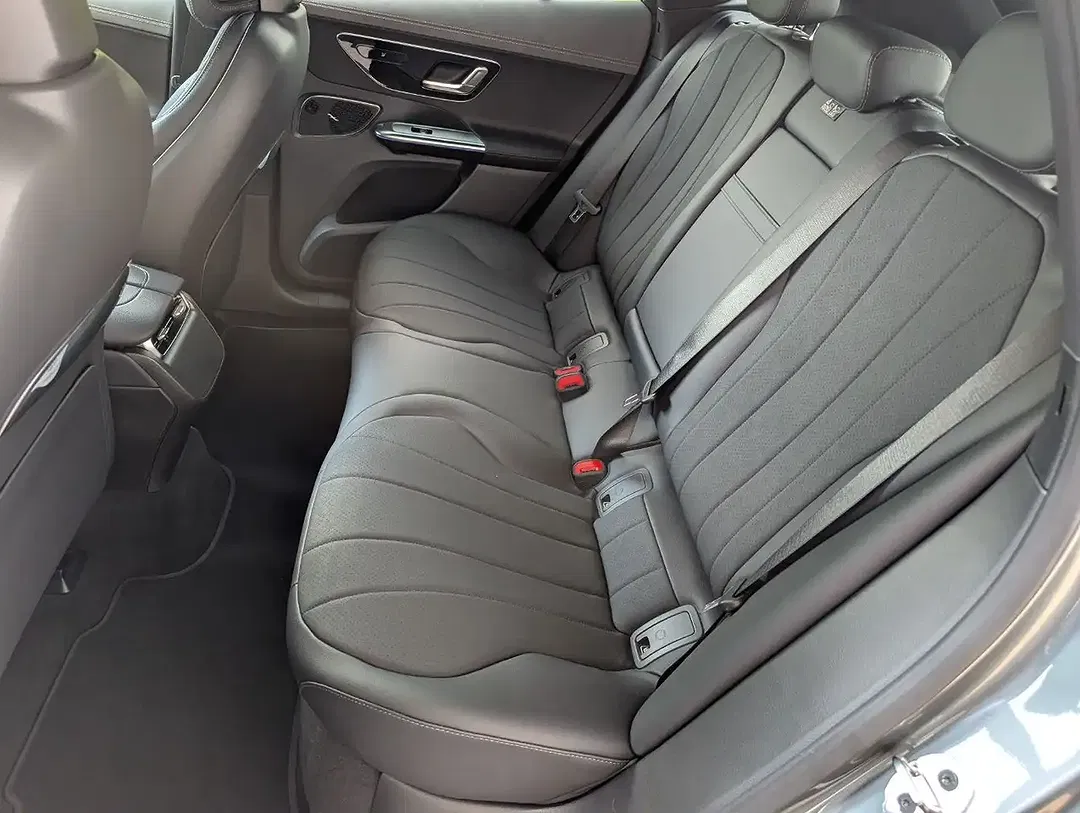Mercedes-Benz EQE 350 4MATIC - Thumbnail 24