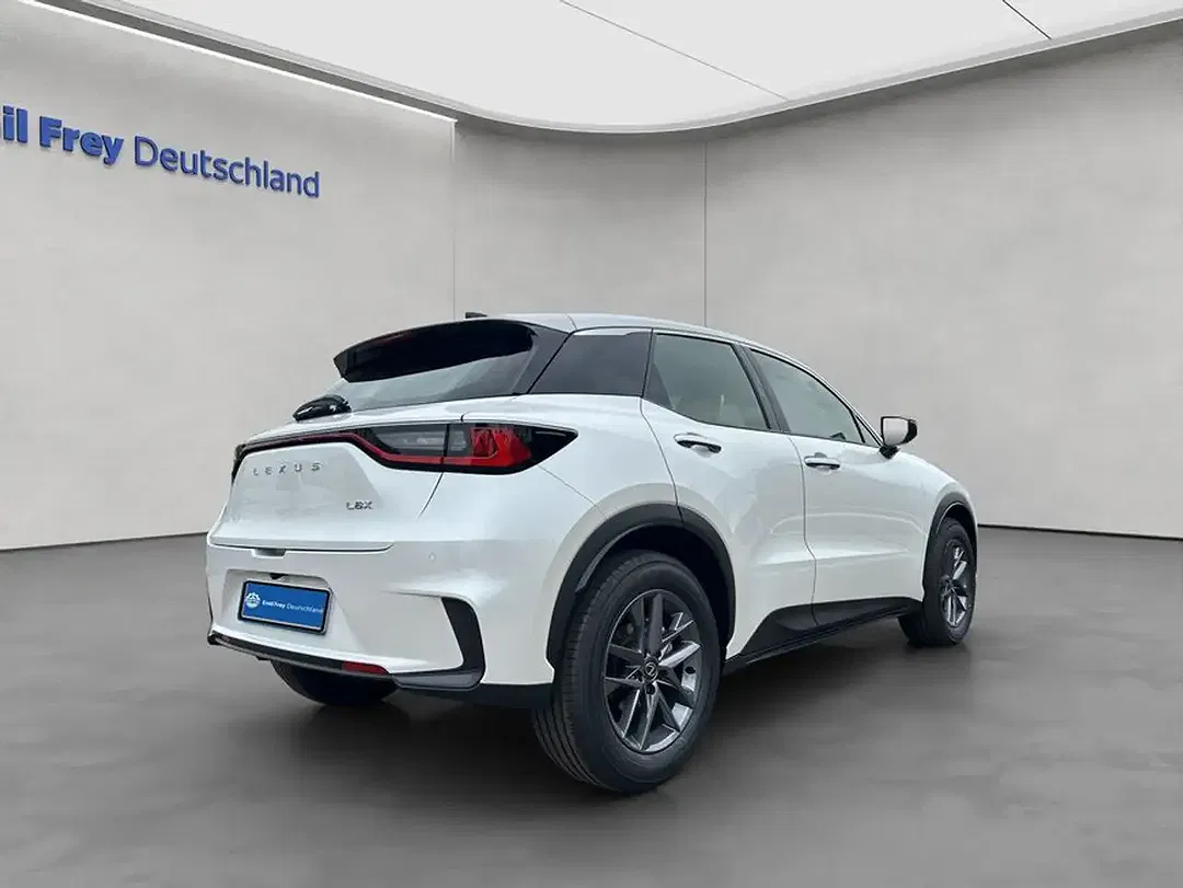 Lexus LBX 1.5 Hybrid - Thumbnail 6