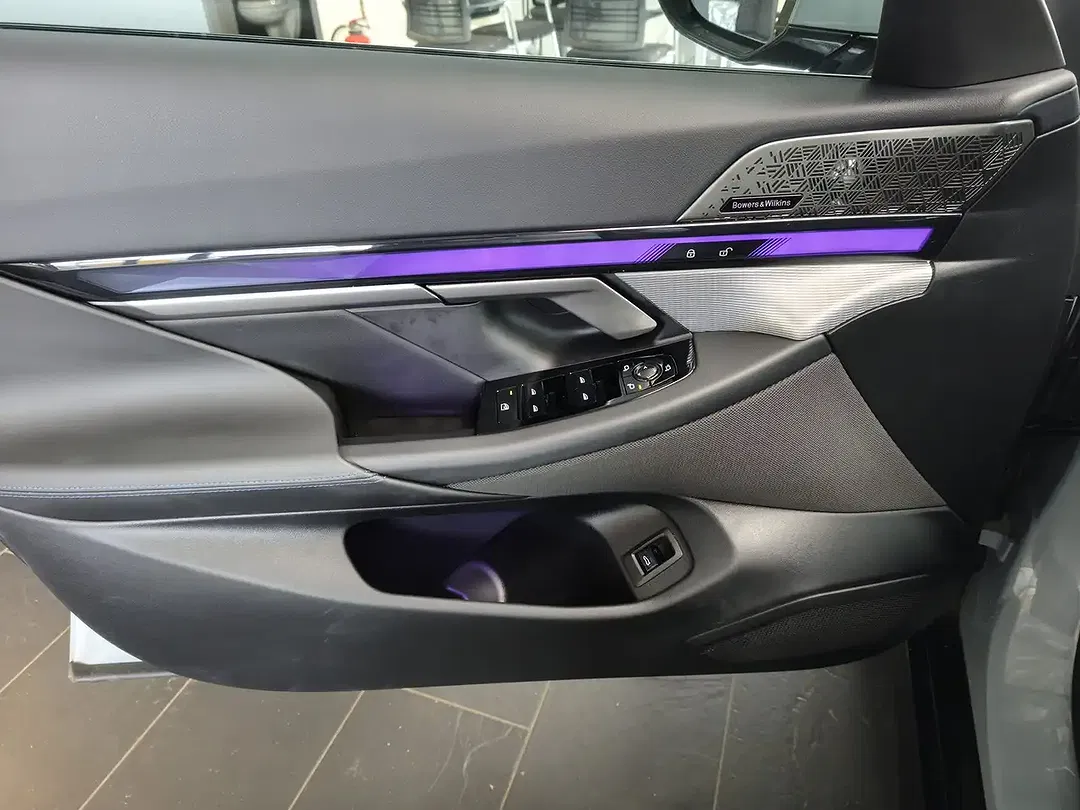BMW 520 Touring M Sport Pro - Thumbnail 8
