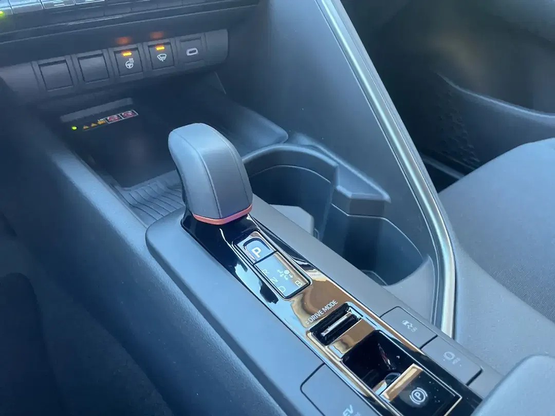 Toyota C-HR Hybrid Teamplayer - Thumbnail 14