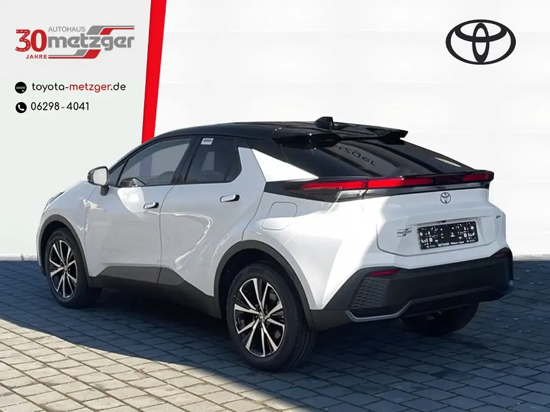 Toyota C-HR Hybrid Teamplayer - Thumbnail 4