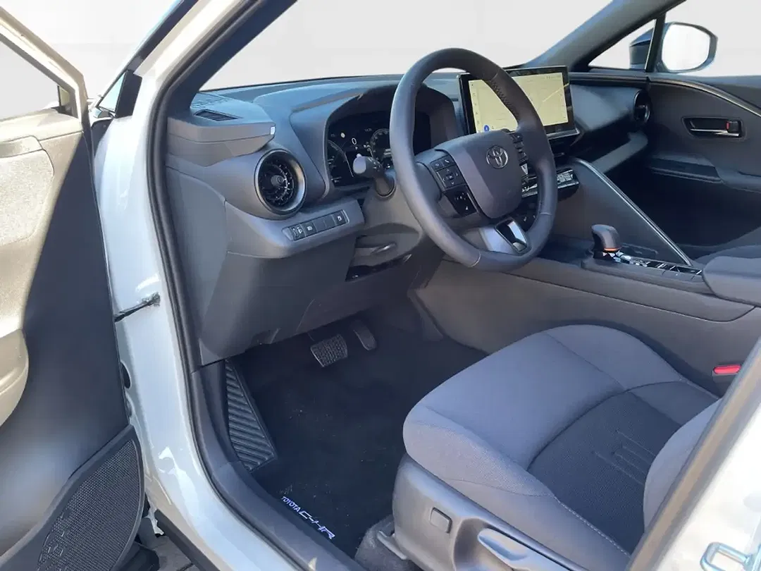 Toyota C-HR Hybrid Teamplayer - Thumbnail 8
