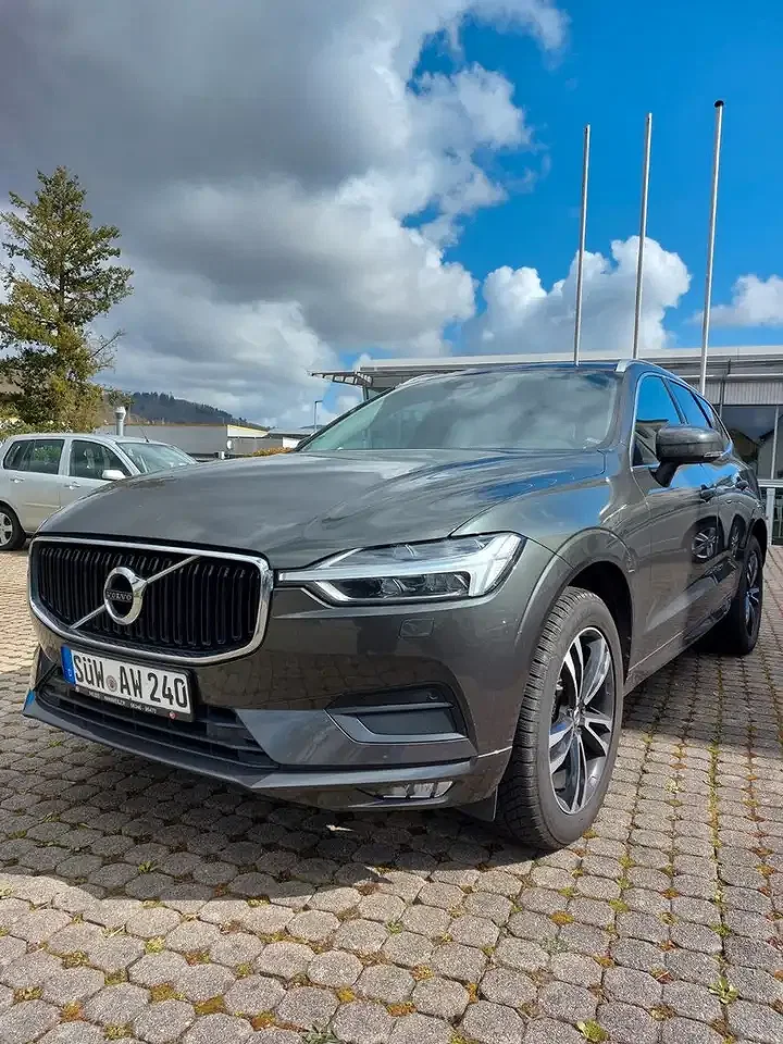 Volvo XC60 Momentum Pro - Afbeelding 1