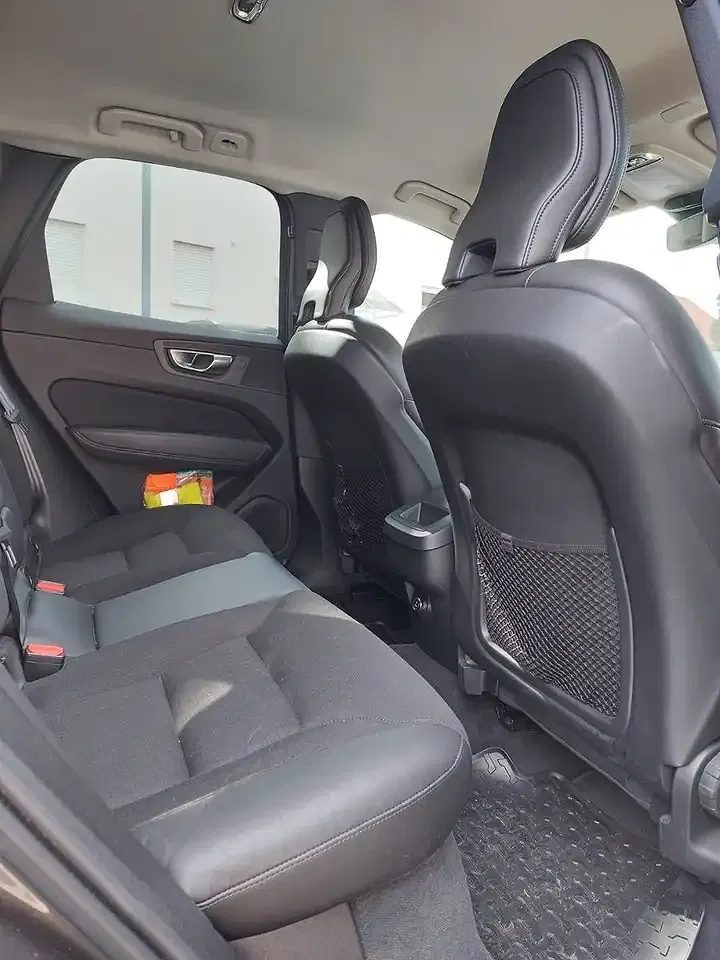 Volvo XC60 Momentum Pro - Thumbnail 6