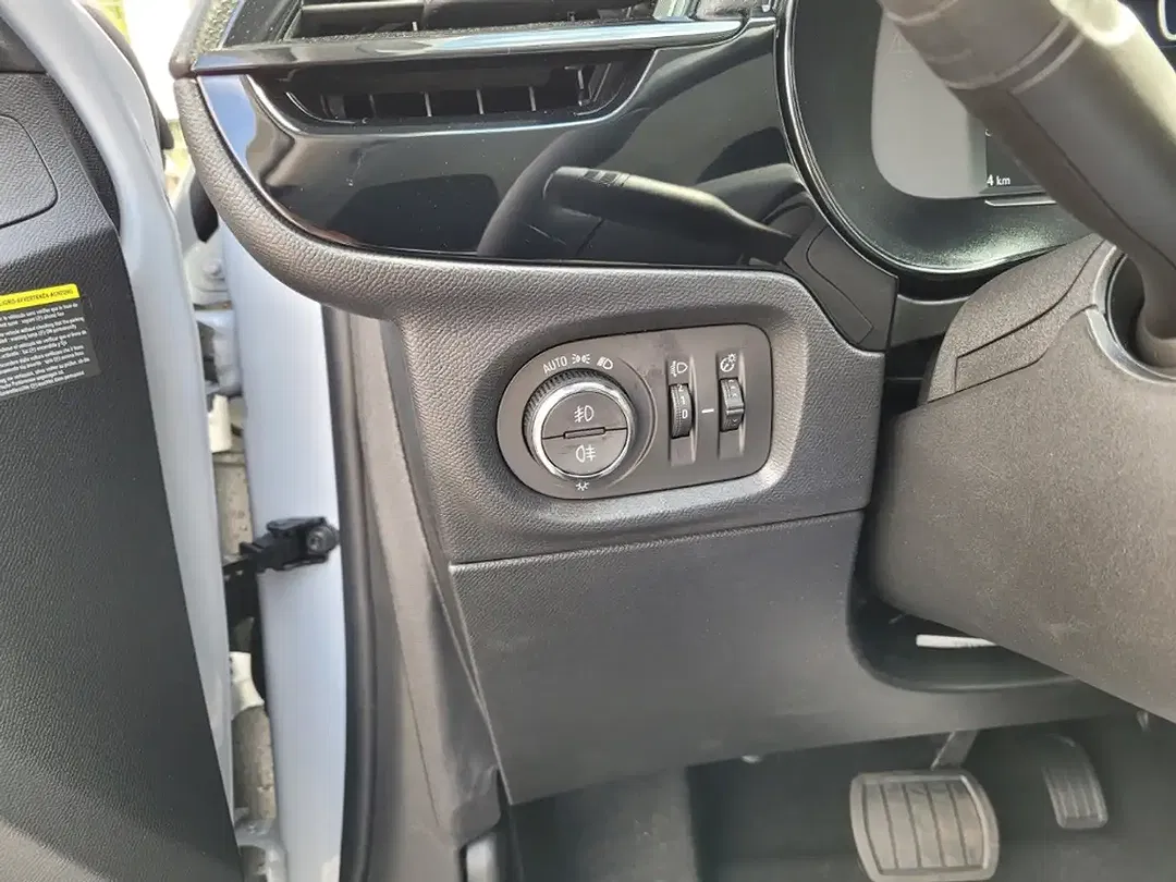 Opel Corsa Hybrid Edition - Thumbnail 11