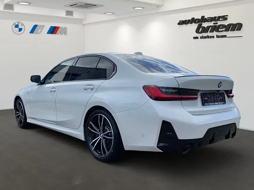 BMW 320 - Thumbnail 4