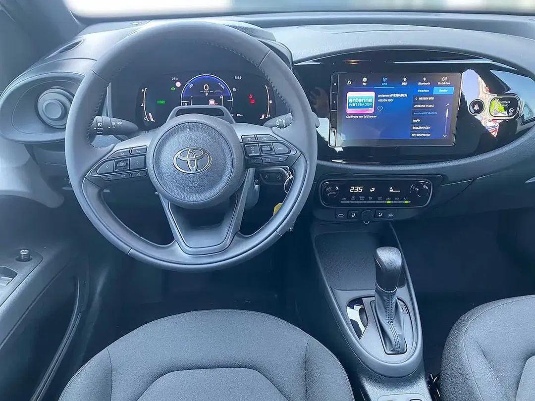 Toyota Aygo X 1.5 Hybrid Active - Thumbnail 9
