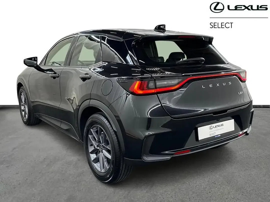 Lexus LBX - Thumbnail 3
