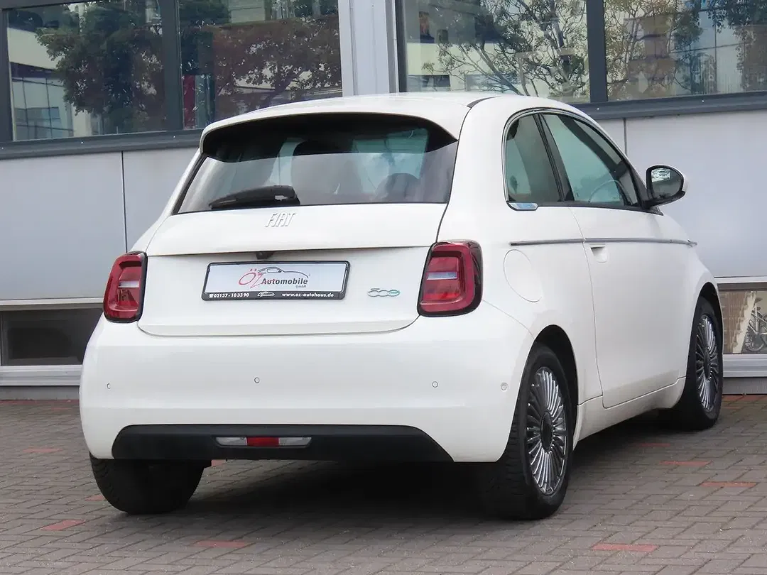 Fiat 500e - Thumbnail 6