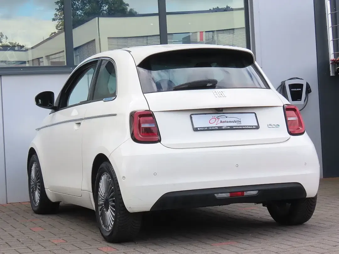 Fiat 500e - Thumbnail 9