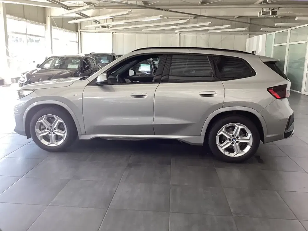 BMW X1 xDrive M Sport - Thumbnail 2