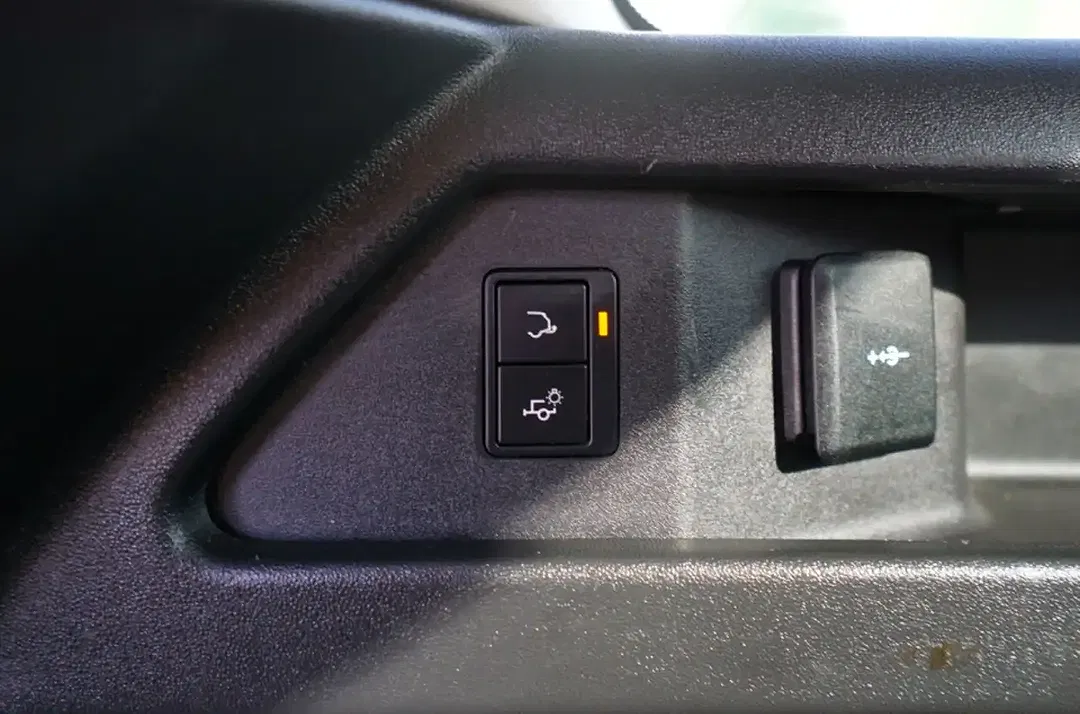 Land Rover Discovery 4x4 Sport S - Thumbnail 7
