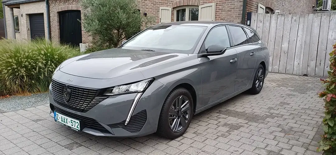 Peugeot 308 PureTech Allure SW - Thumbnail 1