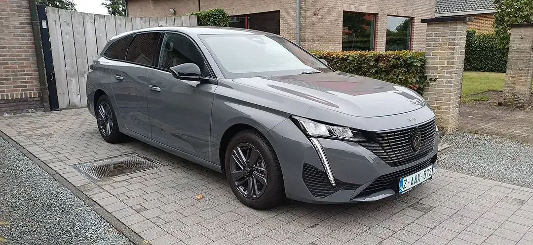 Peugeot 308 PureTech Allure SW - Thumbnail 2