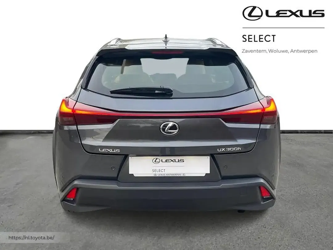 Lexus UX 300h - Thumbnail 4