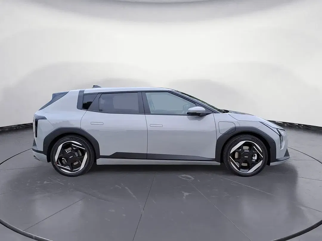 Kia EV4 Earth - Thumbnail 4