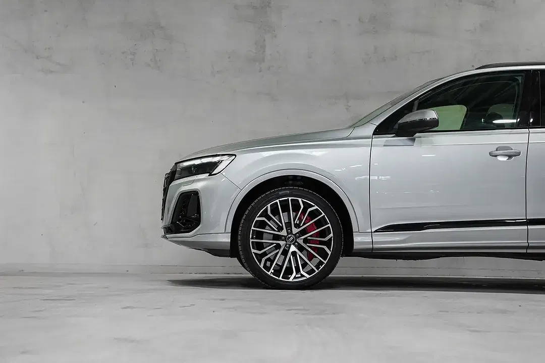 Audi Q7 S line - Thumbnail 14