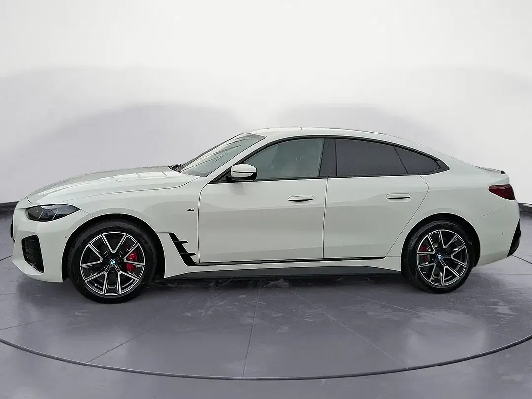 BMW i4 eDrive M Sport Pro - Thumbnail 2