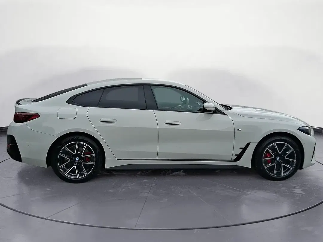 BMW i4 eDrive M Sport Pro - Thumbnail 5