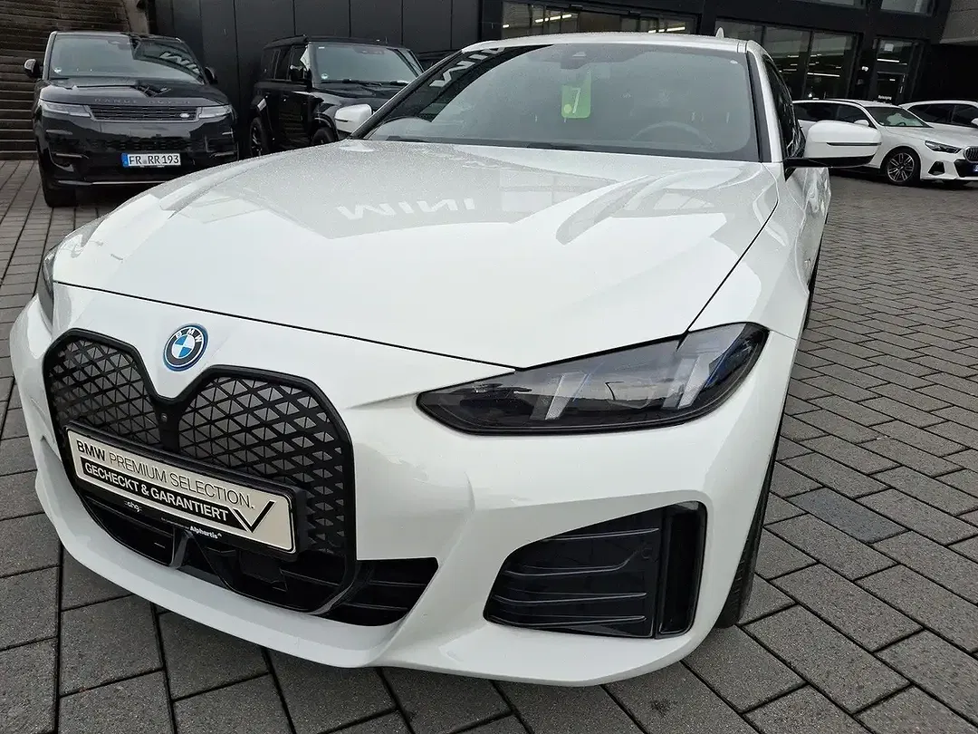 BMW i4 eDrive M Sport Pro - Thumbnail 8