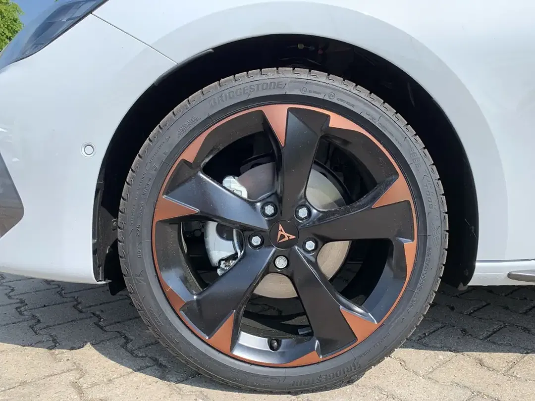 CUPRA Leon 1.5 eTSI DSG Sportstourer - Thumbnail 13