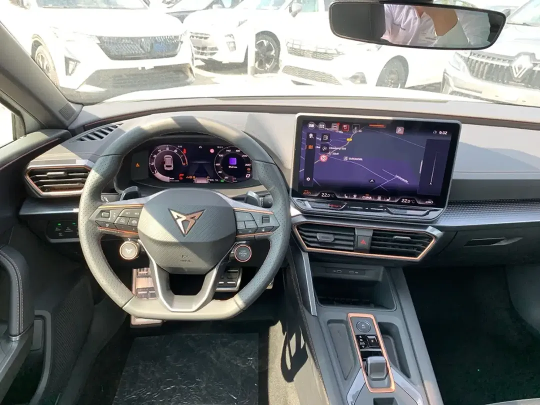 CUPRA Leon 1.5 eTSI DSG Sportstourer - Thumbnail 14
