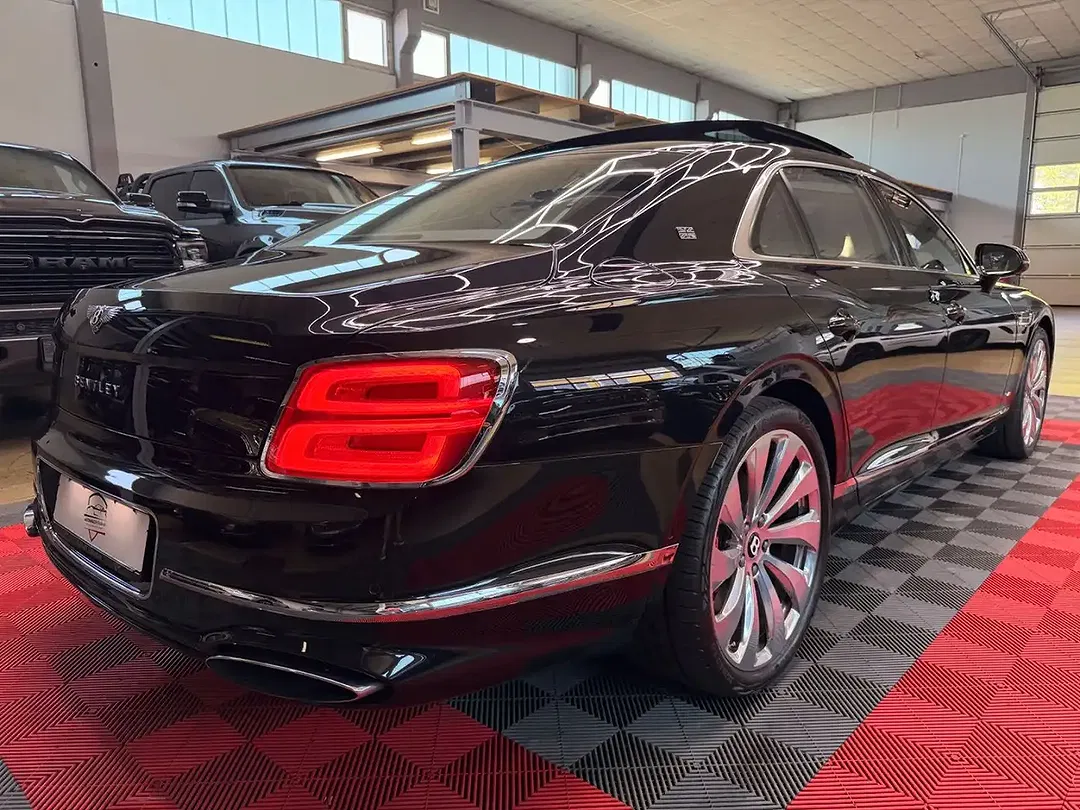 Bentley Flying Spur 6.0 W12 First Edition Mulliner - foto 15