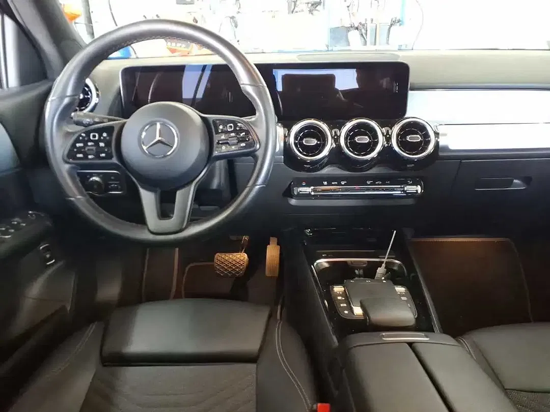 Mercedes-Benz GLB 200 AUT Style - Thumbnail 3