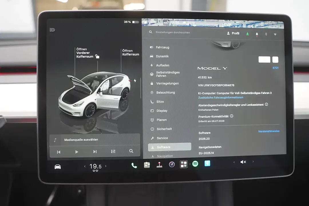 Tesla Model Y RWD Standard Range - Thumbnail 11