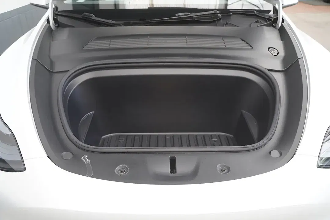 Tesla Model Y RWD Standard Range - foto 14