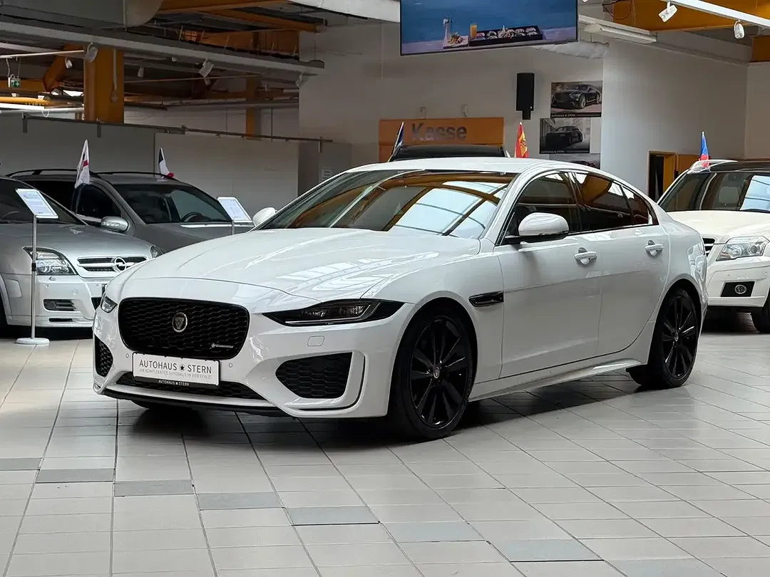Jaguar XE R-Dynamic S - foto 2