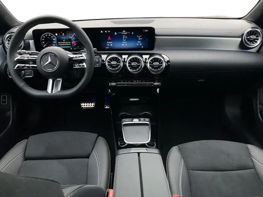 Mercedes-Benz CLA 200 AMG MBUX Night - Thumbnail 4