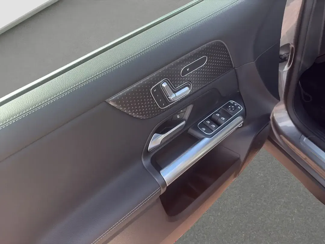 Mercedes-Benz EQA 250 - Thumbnail 10