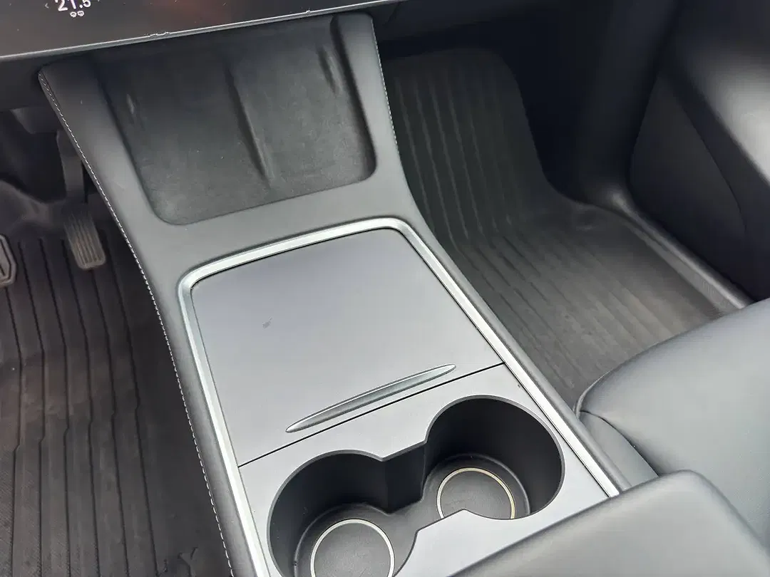 Tesla Model Y AWD Long Range - foto 15