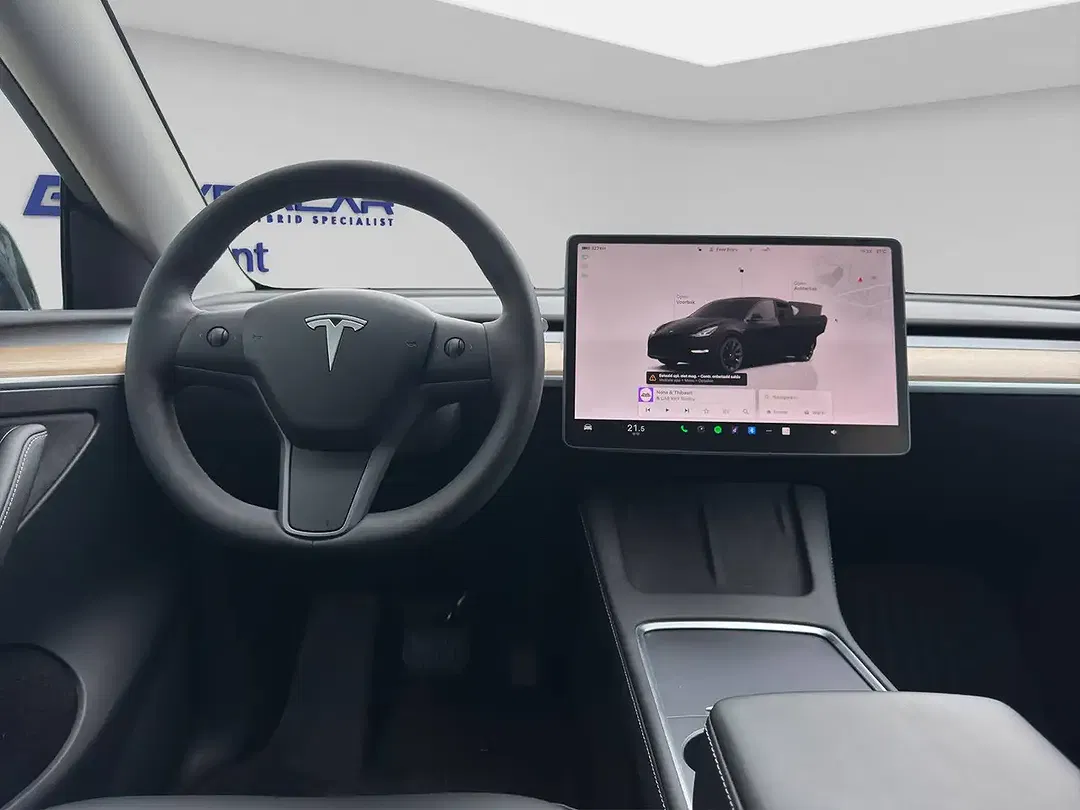 Tesla Model Y AWD Long Range - Thumbnail 7