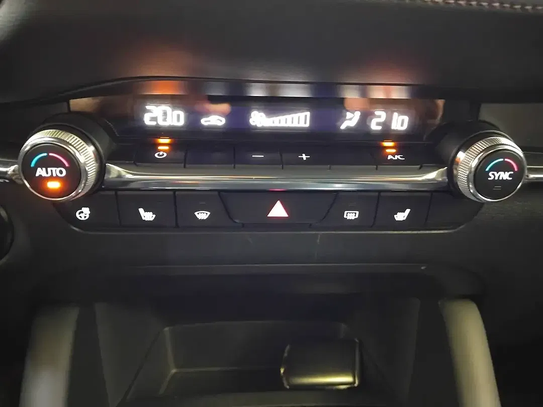 Mazda 3 2.0 SKYACTIV-G Selection - foto 14