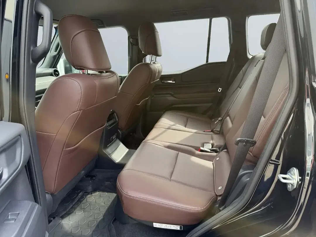 Toyota Land Cruiser 2.8 AUT Executive - Thumbnail 12
