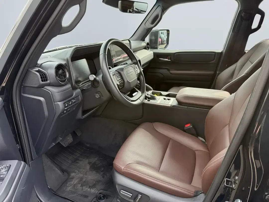 Toyota Land Cruiser 2.8 AUT Executive - Thumbnail 6