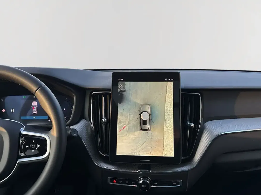 Volvo XC60 B5 AWD Core - Thumbnail 11