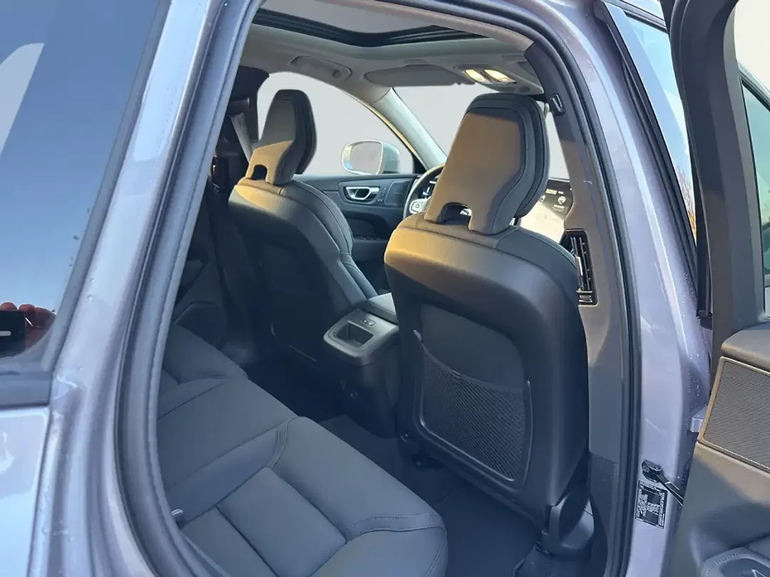 Volvo XC60 B5 AWD Core - Thumbnail 5