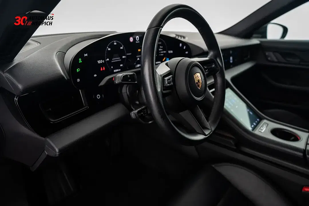 Porsche Taycan 4 Cross Turismo - Thumbnail 11