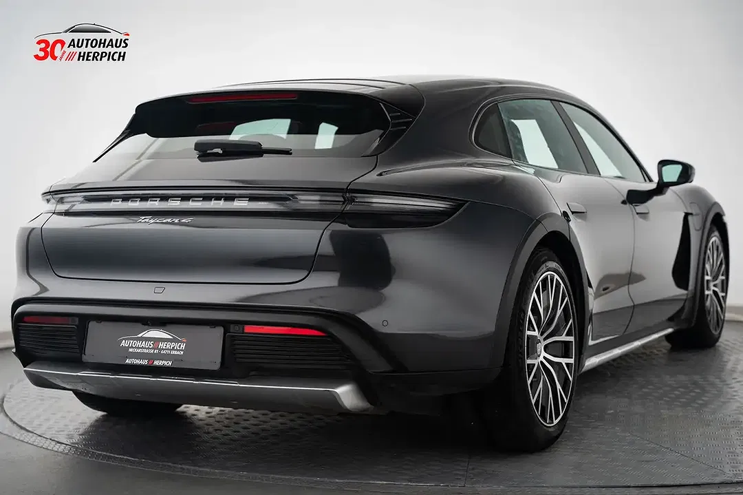 Porsche Taycan 4 Cross Turismo - Thumbnail 5