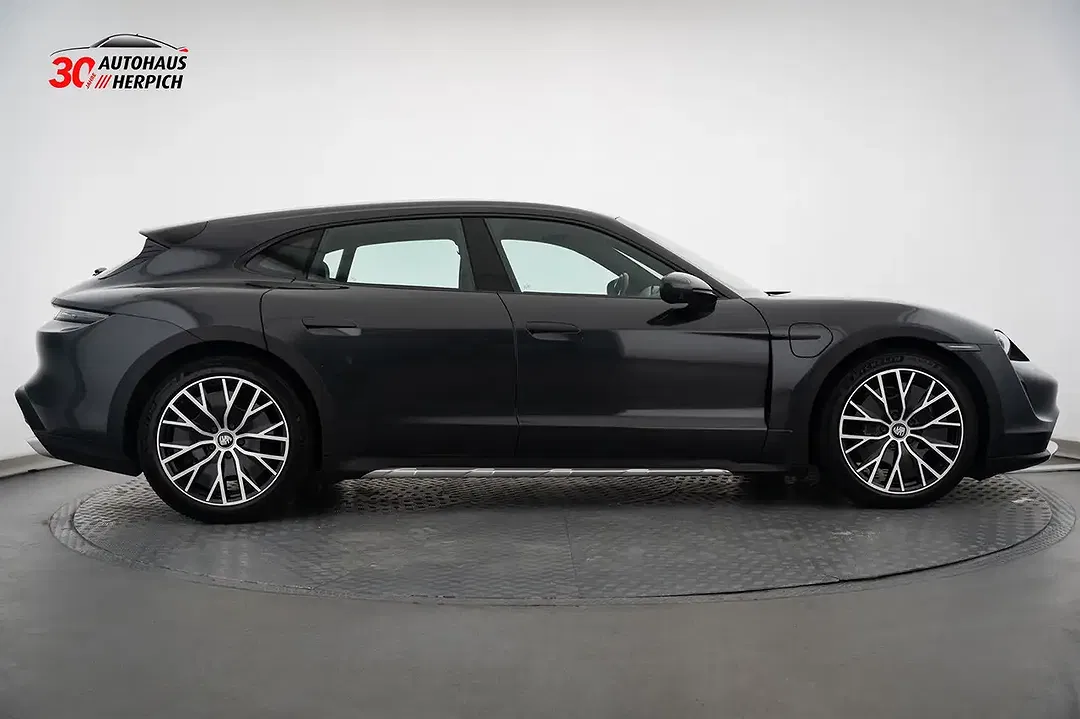 Porsche Taycan 4 Cross Turismo - Thumbnail 6