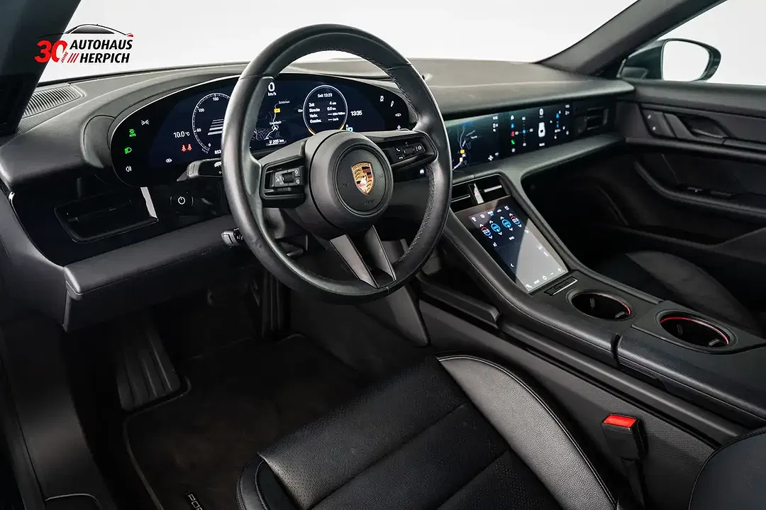 Porsche Taycan 4 Cross Turismo - Thumbnail 9