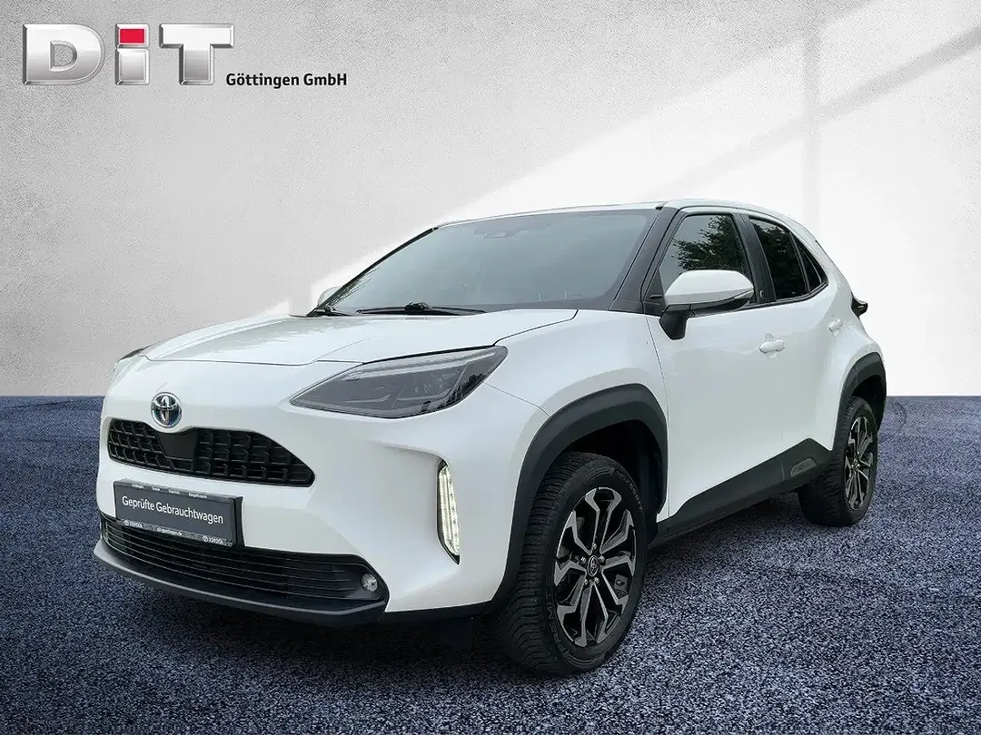 Toyota Yaris Cross 1.5 Hybrid Team Deutschland - Thumbnail 1