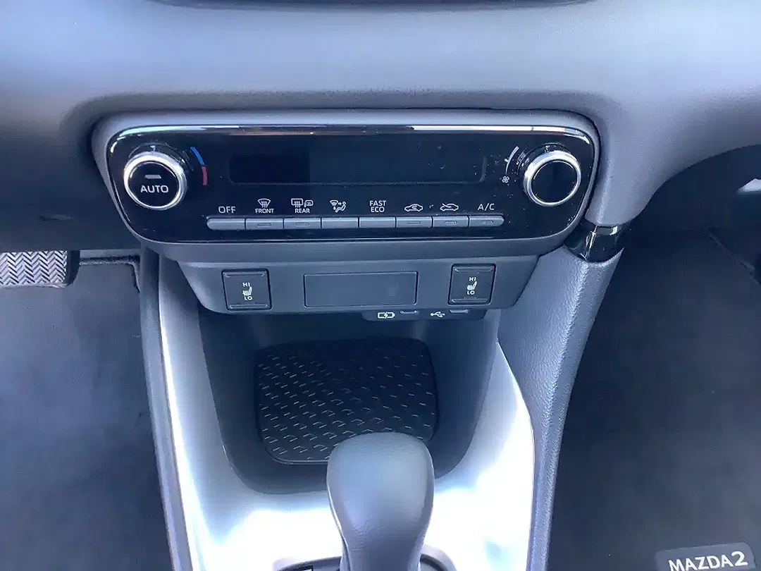 Mazda 2 Hybrid - Thumbnail 13