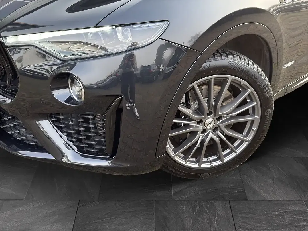 Maserati Levante Q4 S GranSport - Thumbnail 4