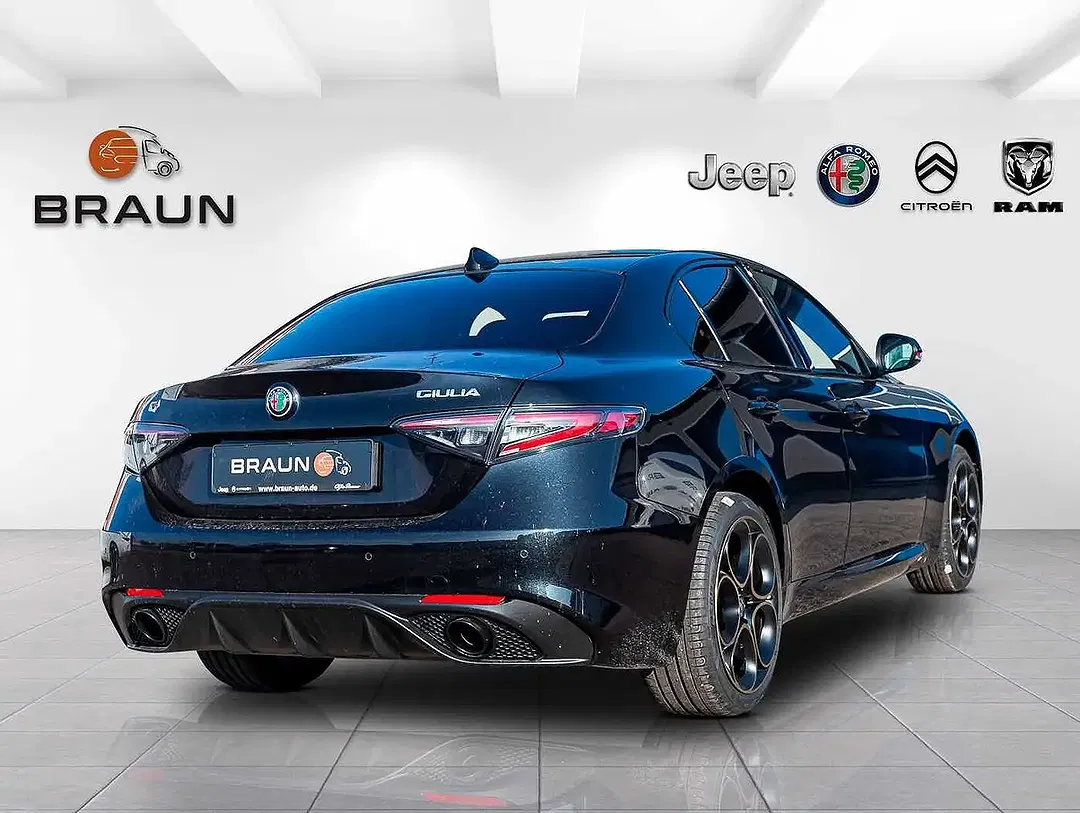 Alfa Romeo Giulia 2.0 16V Intensa - Thumbnail 3
