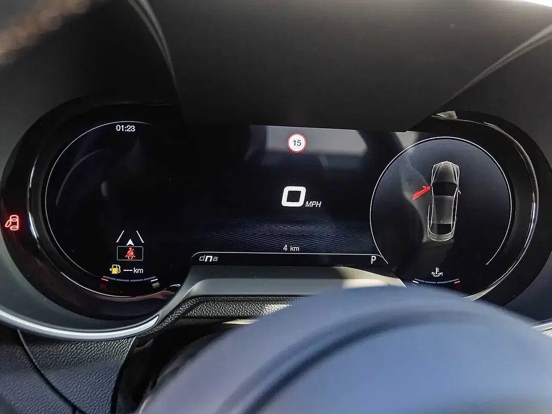 Alfa Romeo Giulia 2.0 16V Intensa - Thumbnail 9