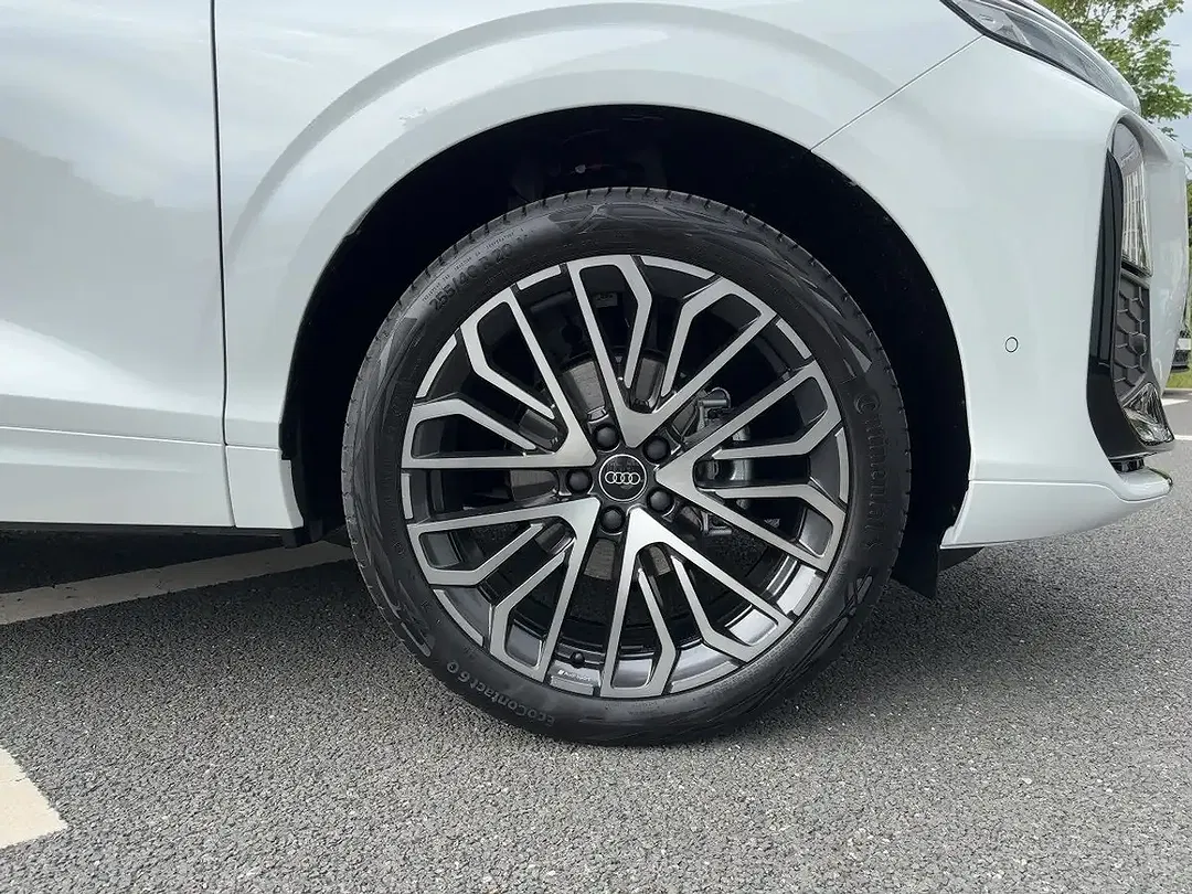 Audi Q3 TFSI S tronic - Thumbnail 11